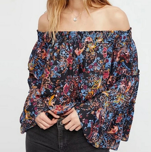 boutiquebtbay Tops - New Winding Vineyards Cropped Top